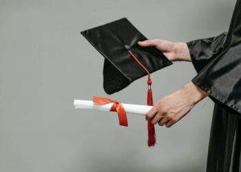 Rushing a bachelor’s degree in 3 years, I struggle to find work