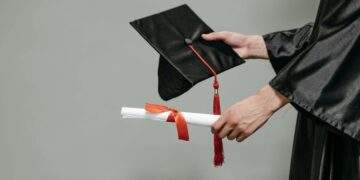 Rushing a bachelor’s degree in 3 years, I struggle to find work