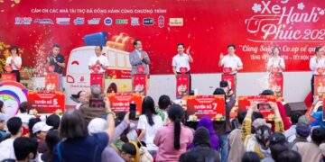 Saigon Co.op khởi hành 'Chuyến xe hạnh phúc' mùa 4 đưa 900 người về quê đón tết