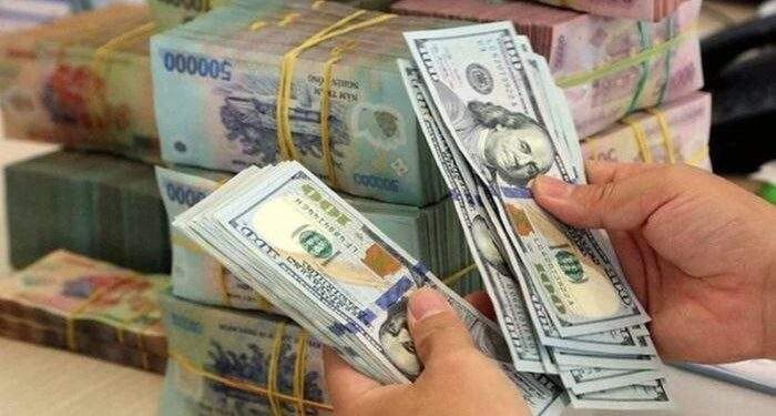 Thị trường chợ đen chững lại sau nhịp giảm sâu, ngân hàng tăng mạnh