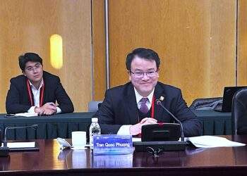 Thứ trưởng Bộ Tài chính Trần Quốc Phương phát biểu tại buổi hội đàm.