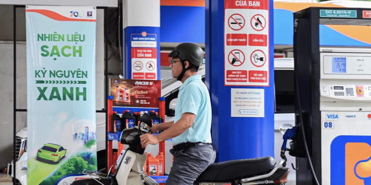 Trước giờ G, doanh nghiệp hiến kế giảm giá xăng sinh học E10