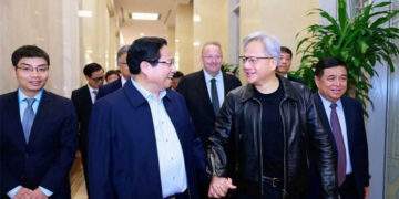 Từ gia công tiến lên làm chủ