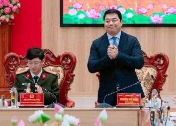 Từ 'tay ngang' trở thành Phó giám đốc ngành bay khi mới 26 tuổi