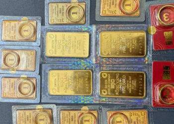 Vàng SJC và nhẫn gần chạm 160 triệu đồng/lượng, sắp lập đỉnh mới?