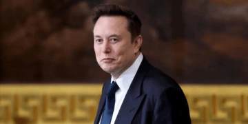 Vì sao tỷ phú Elon Musk được gọi tên?