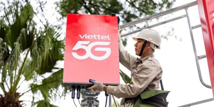 Viettel phủ sóng 5G toàn quốc, tung gói TET26 giúp người dân đón tết vẹn toàn