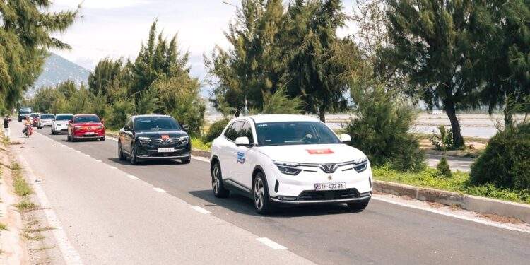 VinFast lì xì tết 'siêu khủng', miễn phí tới 3 năm sạc xe