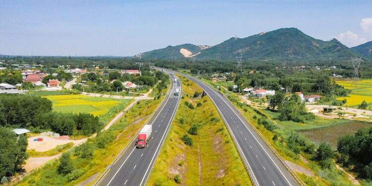 doanh thu 7.400 tỷ đồng tạo đà tăng tốc đầu tư mở rộng cao tốc năm 2026