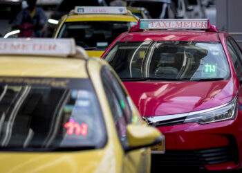 Asia encourages four-day weeks, work from home as fuel crisis deepens