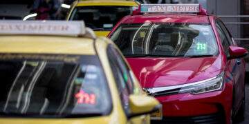 Asia encourages four-day weeks, work from home as fuel crisis deepens