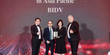 BIDV viết tiếp thập kỷ dẫn đầu với cú đúp giải thưởng Ngân hàng Bán lẻ tốt nhất Việt Nam Tiền gửi tốt nhất Châu Á