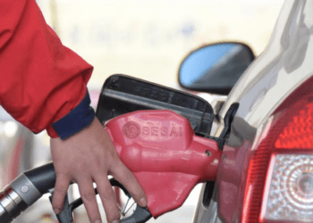 Ba kịch bản giá dầu, thị trường tài chính toàn cầu đứng trước cơn sóng lớn