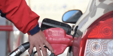 Ba kịch bản giá dầu, thị trường tài chính toàn cầu đứng trước cơn sóng lớn