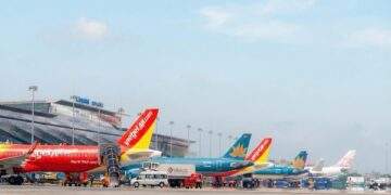 Bộ Xây dựng đề xuất giảm thuế, phí hỗ trợ hàng không khi giá nhiên liệu tăng phi mã