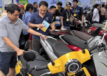 Bước đi chiến lược giảm áp lực nguồn cung xăng khoáng