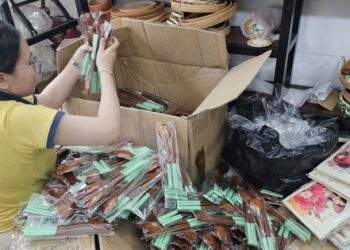 Cách khai thuế khi bán hàng online trên sàn thương mại điện tử năm 2026