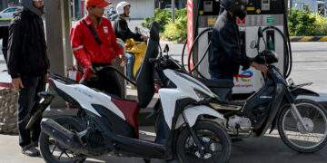 Cambodia boosts fuel imports from Singapore, Malaysia