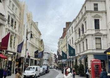 Con đường có giá thuê nhà đắt nhất hành tinh ở đâu? Vì sao con phố có giá thuê vượt 600 triệu đồng/m²/năm?