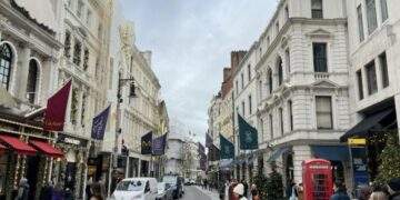 Con đường có giá thuê nhà đắt nhất hành tinh ở đâu? Vì sao con phố có giá thuê vượt 600 triệu đồng/m²/năm?