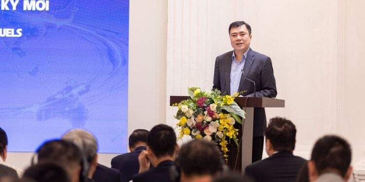 Thứ trưởng Bộ Công Thương Nguyễn Sinh Nhật Tân: