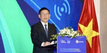 Phó Thủ tướng Hồ Đức Phớc phát biểu chỉ đạo tại Diễn đàn Kinh doanh và Đầu tư EU–Việt Nam. Ảnh: Việt Dũng.