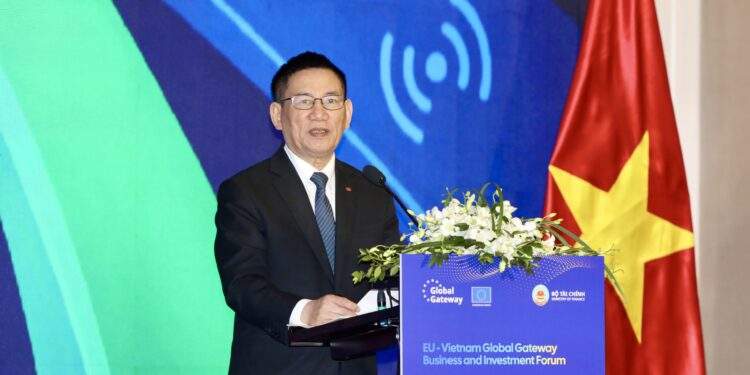 Phó Thủ tướng Hồ Đức Phớc phát biểu chỉ đạo tại Diễn đàn Kinh doanh và Đầu tư EU–Việt Nam. Ảnh: Việt Dũng.