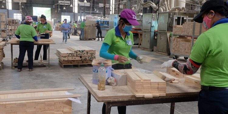 Doanh nghiệp lo lắng về biến động giá năng lượng và nguyên vật liệu đầu vào