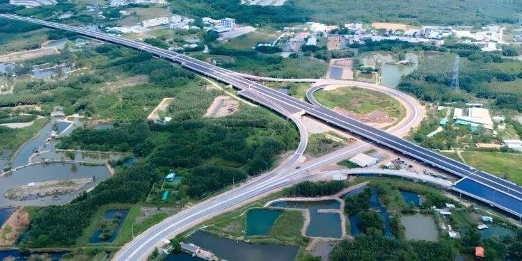 Dòng tiền đổ về mạnh, nhưng sức mua vẫn dồn vào trung tâm