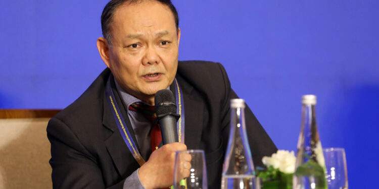 Ông Dương Hồng Anh, Phó Cục trưởng Cục Đường sắt Việt Nam phát biểu tại toạ đàm. Ảnh: Việt Dũng