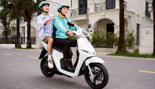 GMS miễn phí thuế, đổi pin 3 năm cho tài xế Xanh SM Bike