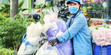 Giá hoa ngày 8-3 tăng mạnh, có loại gấp gần 10 lần