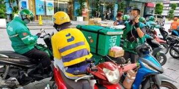 Giá xăng biến động, Grab, Be và ShopeeFood chi tiền hỗ trợ cho tài xế