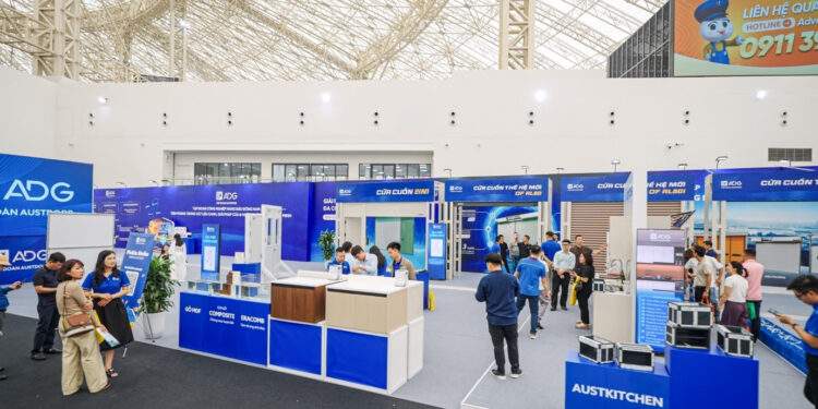 Gian hàng gần 600m² của Austdoor tại Vietbuild 2026