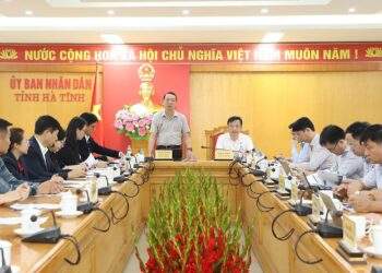 Toàn cảnh buổi làm việc. Ảnh: Ngọc Loan.