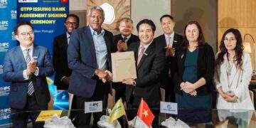 Nam A Bank joins global trade finance program