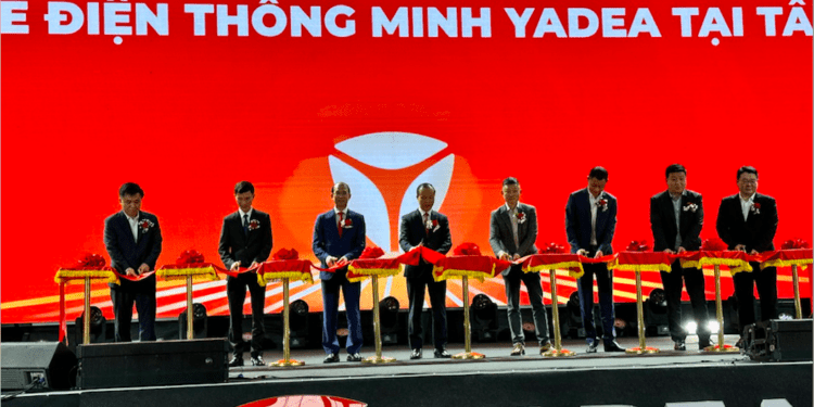 Lễ khánh thành Nhà máy sản xuất xe máy điện thông minh YADEA tại Khu công nghiệp Tân Hưng, tỉnh Bắc Ninh ngày 1/3.