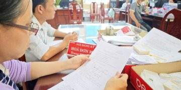 Nợ thuế hơn 56.000 đồng, nguy cơ bị tạm hoãn xuất cảnh