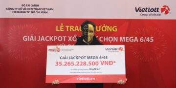 Ông nội trúng hơn 35 tỉ đồng Vietlott nhờ chọn số theo ngày sinh của cháu