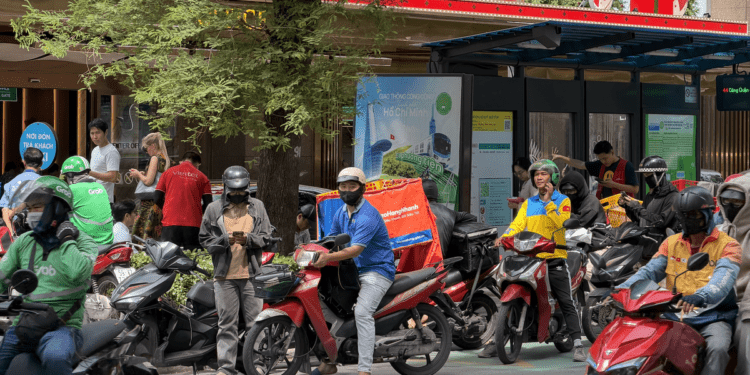 Phí giao hàng đồng loạt tăng