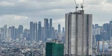 Philippines switches to 4-day work week as Iran war pushes oil prices up