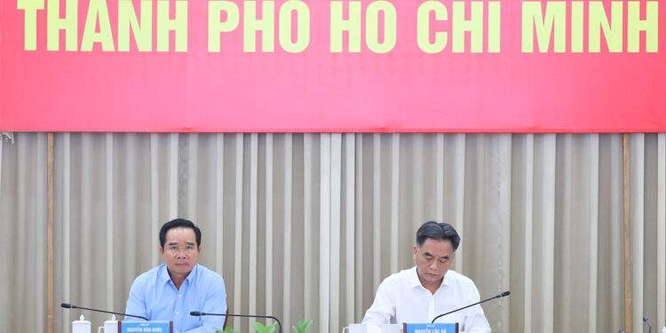 Chủ tịch UBND TP. Hồ Chí Minh Nguyễn Văn Được và Phó Chủ tịch Thường trực UBND Thành phố Nguyễn Lộc Hà chủ trì hội thảo. Ảnh: Cổng thông tin điện tử TP. Hồ Chí Minh.