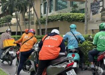 Tài xế xe công nghệ được hỗ trợ phí nhiên liệu