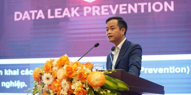 Ông Nguyễn Hùng Sơn, Phó Chủ tịch HĐQT FSI. 