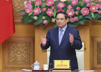 Thủ tướng phát biểu tại buổi đối thoại. Ảnh: VGP.