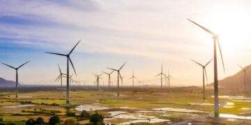 Bộ Công Thương yêu cầu khẩn trương xử lý dứt điểm các vấn đề liên quan đến cơ chế FIT. Ảnh minh họa.