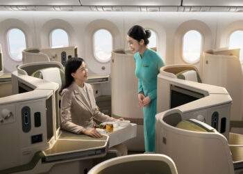 Hương thơm là một điểm chạm mới, thể hiện nỗ lực không ngừng của Hãng hàng không Quốc gia tro...ni nghiệm khách hàng, hướng tới mục tiêu đến năm 2030 trở thành hãng hàng không 5 sao quốc tế. Ảnh: Vietnam Airlines.