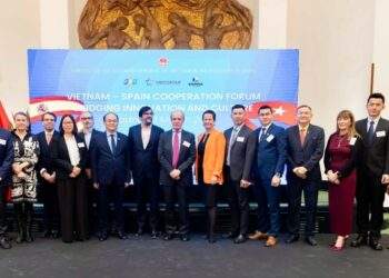 Vietnam-Spain forum explores cooperation in tourism, technology