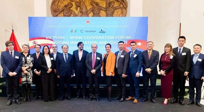Vietnam-Spain forum explores cooperation in tourism, technology
