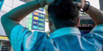 Vietnam fuel prices hit highest since 2022 as Middle East conflict chokes oil supply